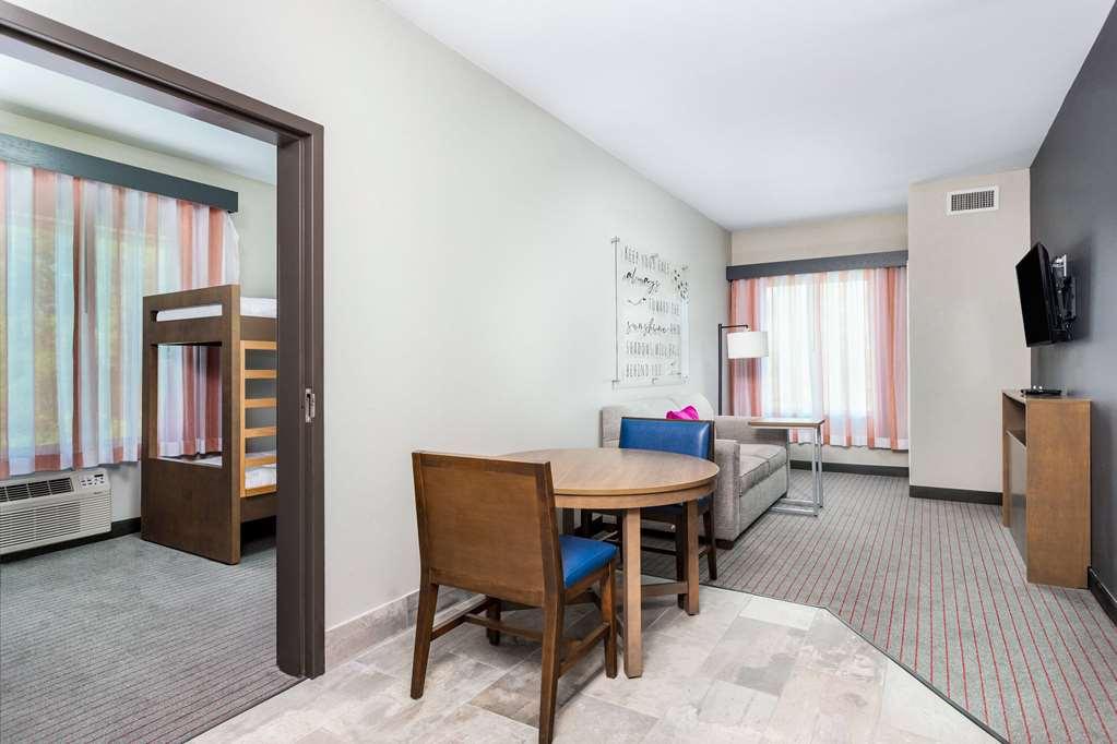 La Quinta Inn & Suites By Wyndham Augusta Fort Eisenhower Pokoj fotografie